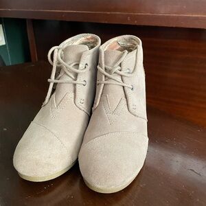 Tom’s Beige Ankle Boots